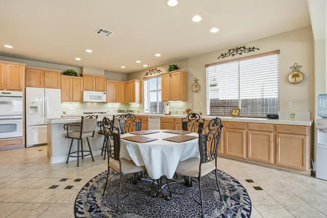 $949,900 | 9808 Castelli Way, Elk Grove, CA 95757