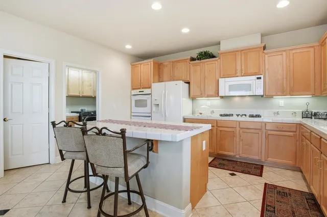 $949,900 | 9808 Castelli Way, Elk Grove, CA 95757