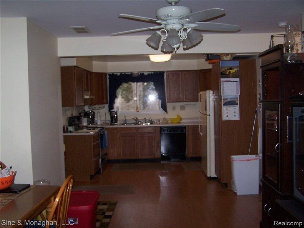 6946 Frith Road St. Clair, MI 48079 - Photo 8 of 18 kitchendining.JPG