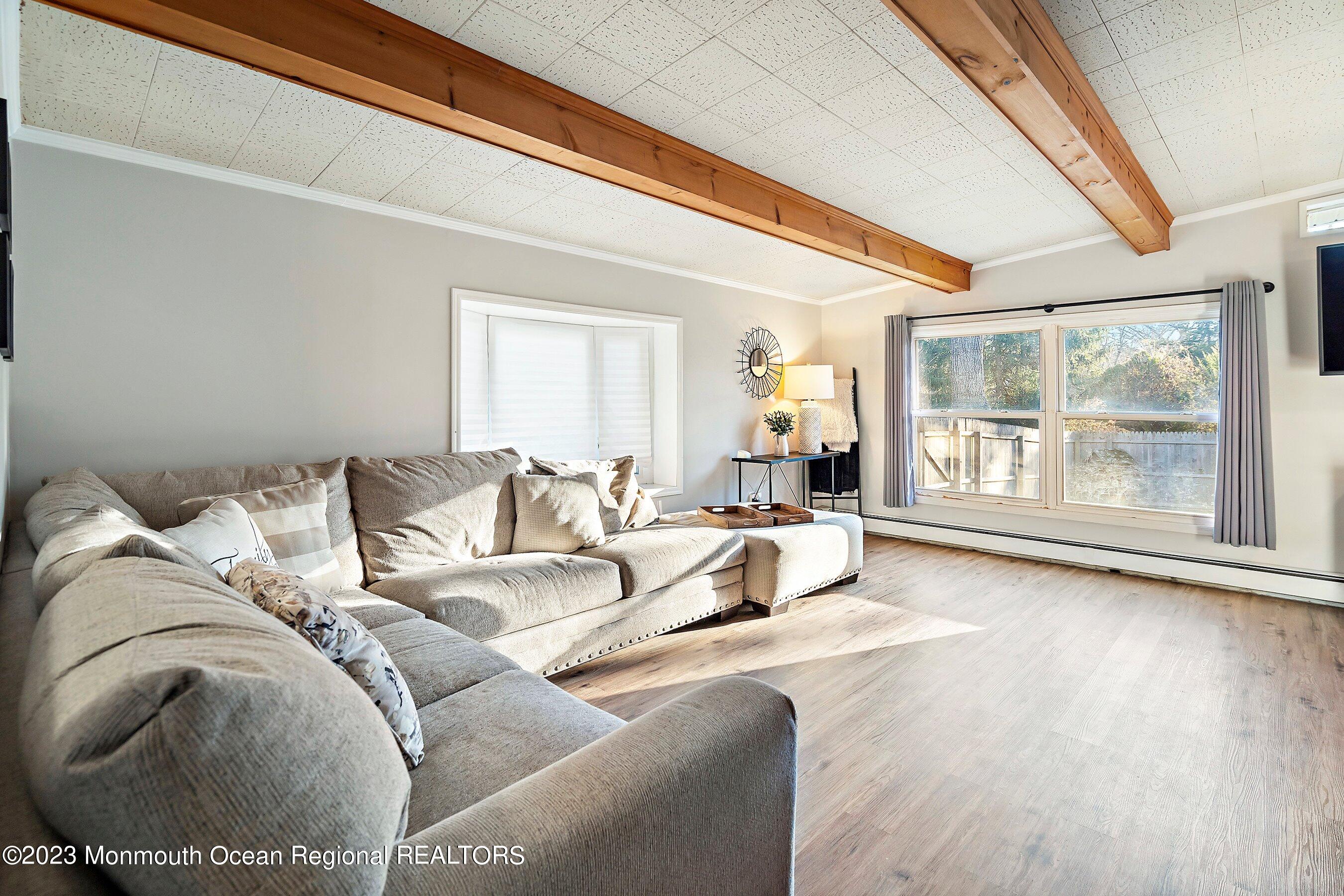 194 Sams Road Jackson, NJ 08527 - Photo 6 of 29 07-Living 1A