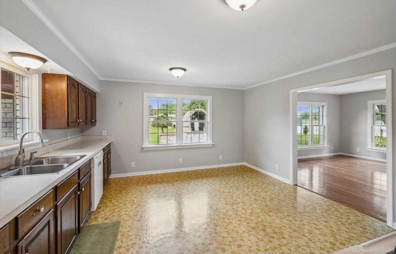 3229 West Drahner Road Oxford, MI 48371 - Photo 17 of 34 50115572-16.JPG
