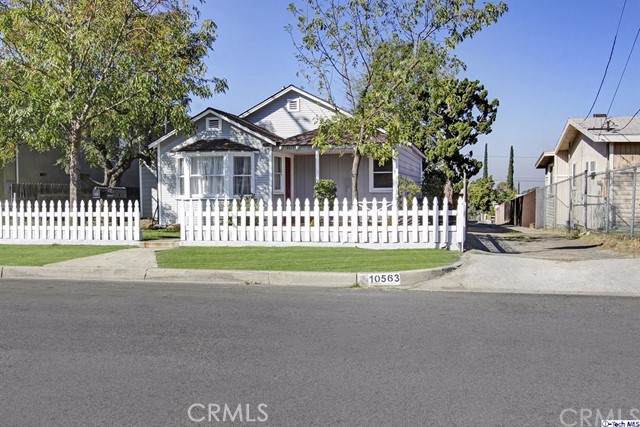 10563 Irma Avenue Tujunga, CA 91042 - Photo 25 of 25 a view of a house with a park