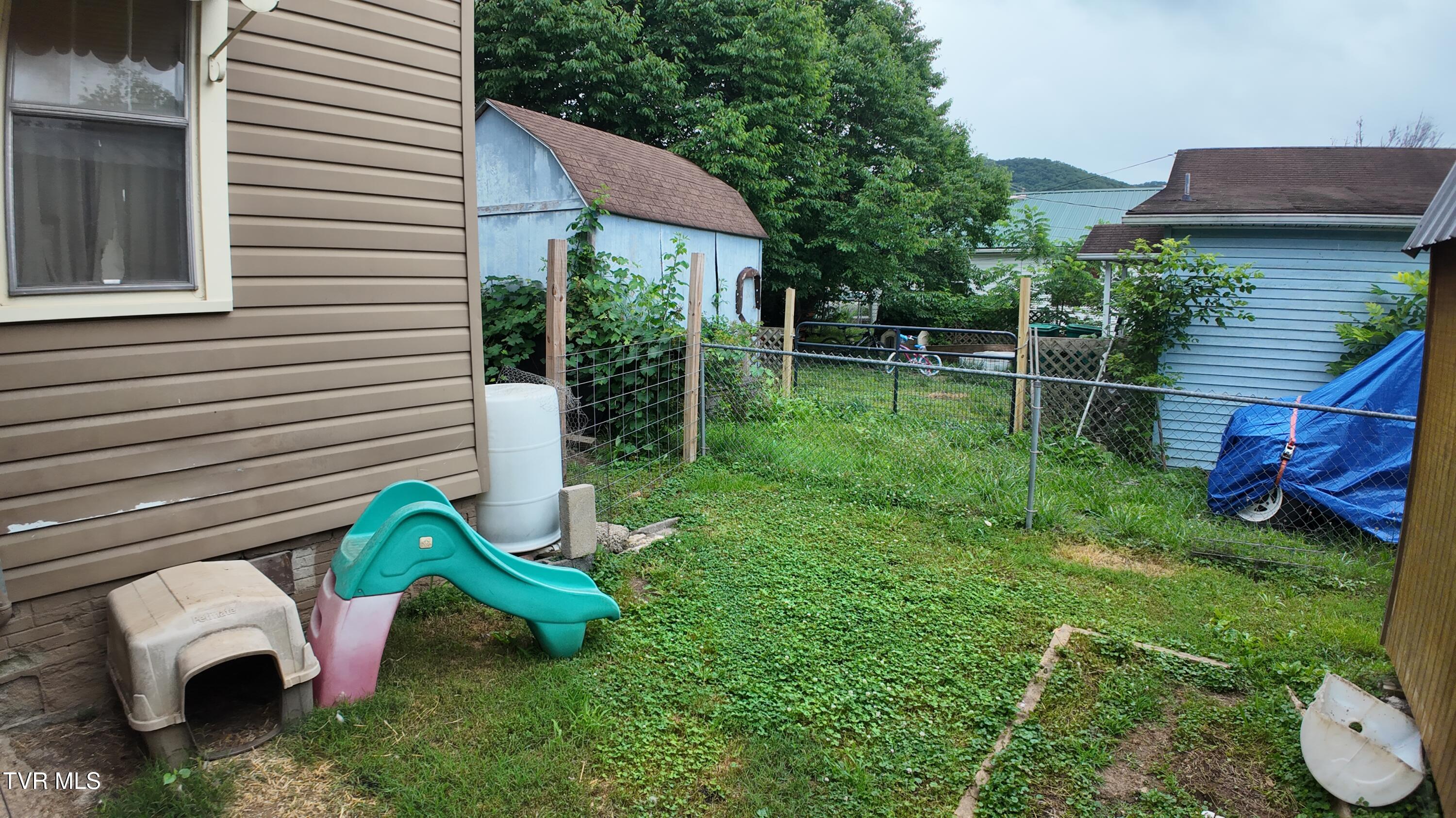 651 Broyles Avenue Erwin, TN 37650 - Photo 43 of 74 image00023