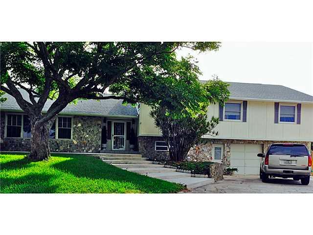 5100 Southeast Pine Ridge Way Stuart, FL 34997 - Photo 1 of 25 Gallery Image 1
