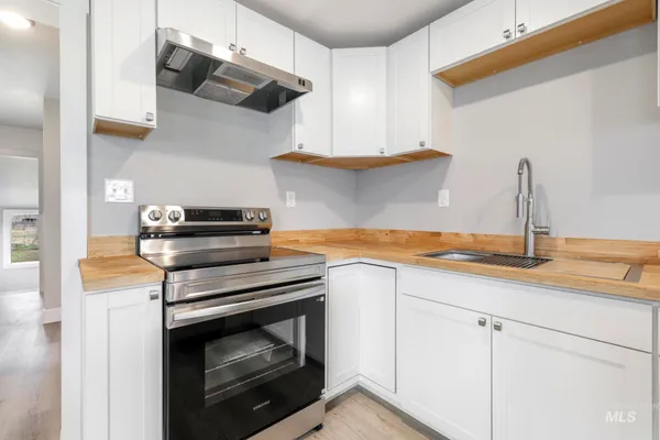 $320,000 | 701 14th Avenue North, Buhl, ID 83316