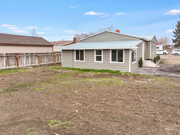 $320,000 | 701 14th Avenue North, Buhl, ID 83316