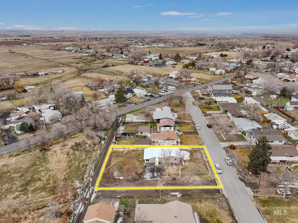 $320,000 | 701 14th Avenue North, Buhl, ID 83316