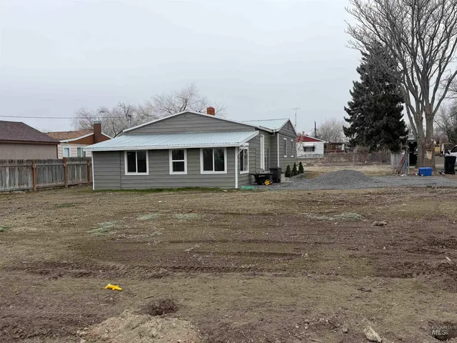 $329,000 | 701 14th Avenue North, Buhl, ID 83316
