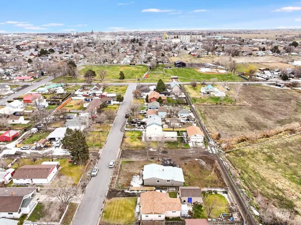 $320,000 | 701 14th Avenue North, Buhl, ID 83316