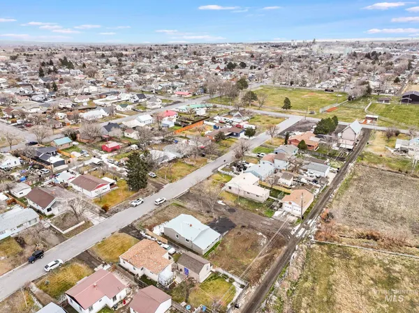 $320,000 | 701 14th Avenue North, Buhl, ID 83316