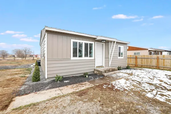 $320,000 | 701 14th Avenue North, Buhl, ID 83316