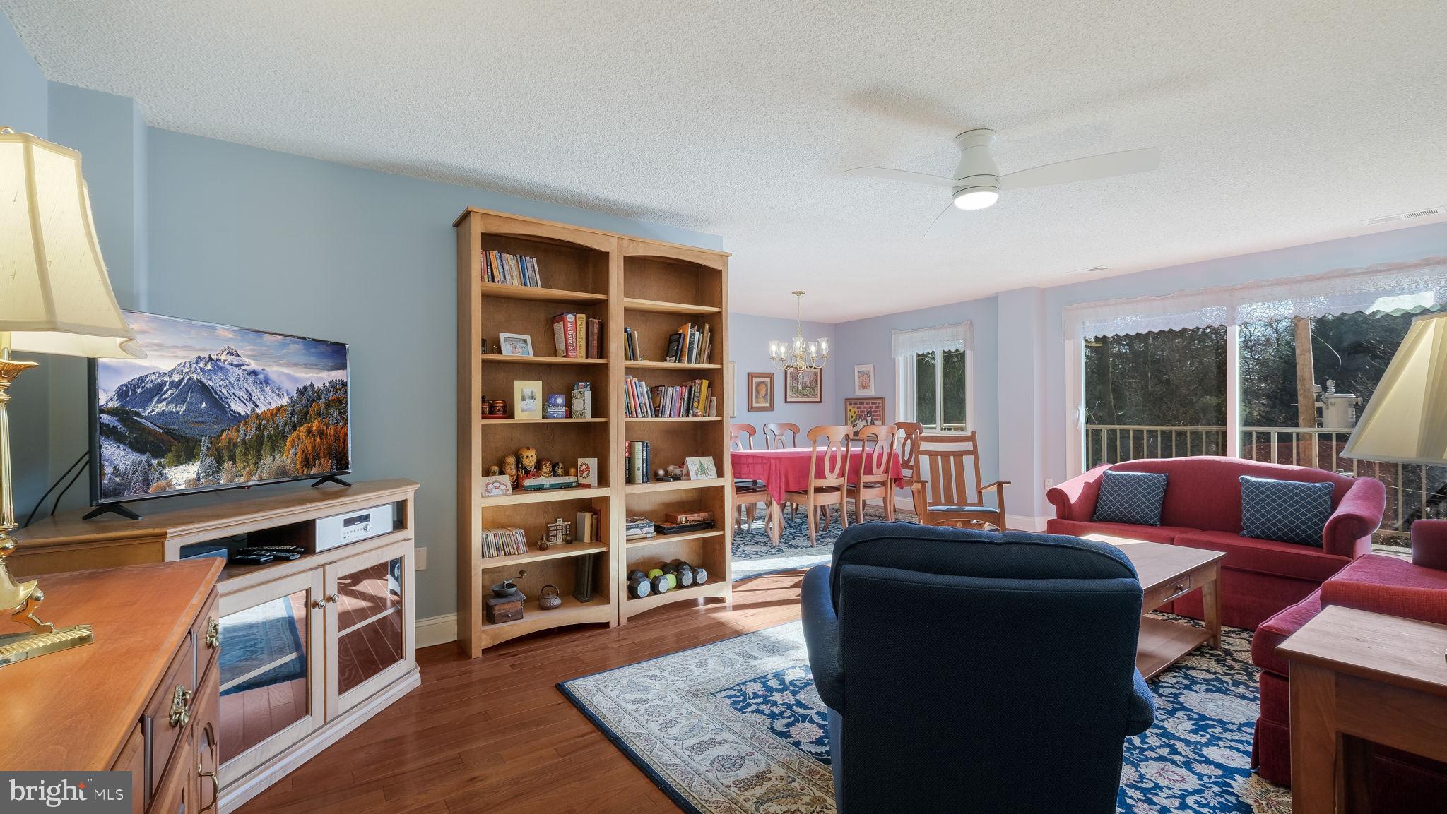501 North Providence Road, Unit 415 Media, PA 19063 - Photo 11 of 27 Large living room