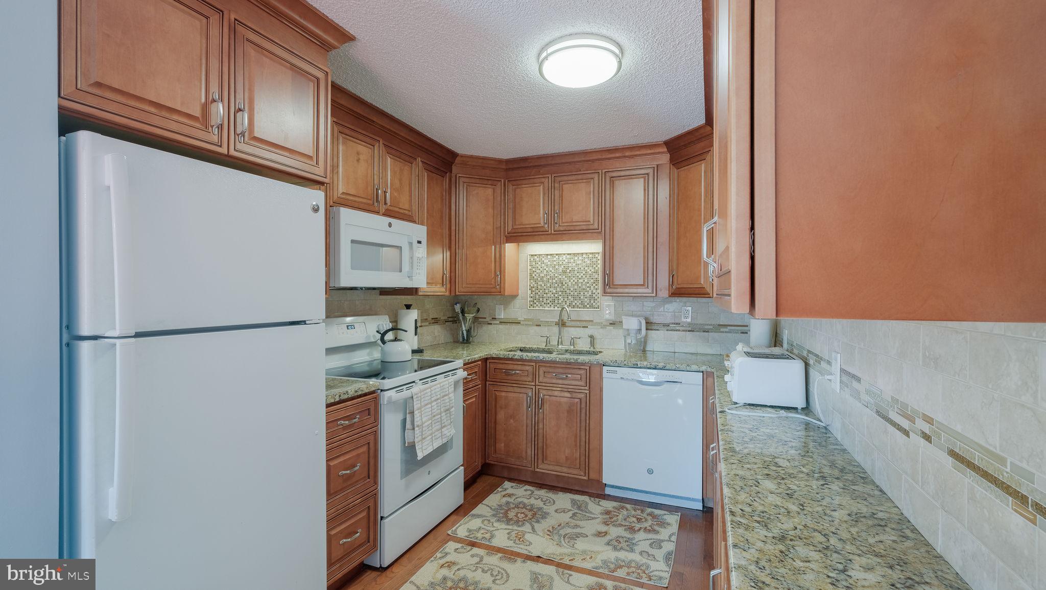 501 North Providence Road, Unit 415 Media, PA 19063 - Photo 16 of 27 Beautiful remodeled kitchen