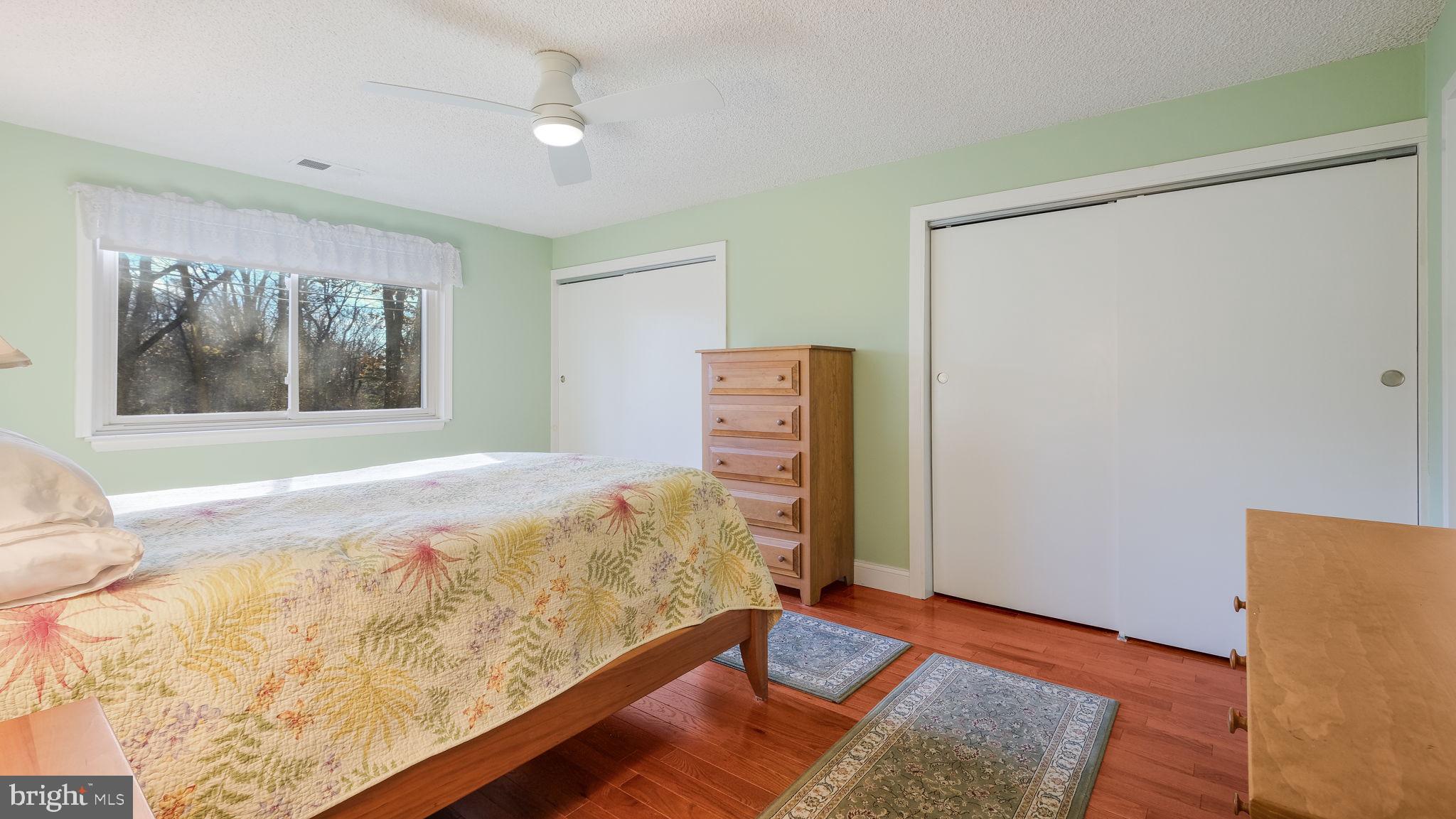 501 North Providence Road, Unit 415 Media, PA 19063 - Photo 20 of 27 Large main bedroom