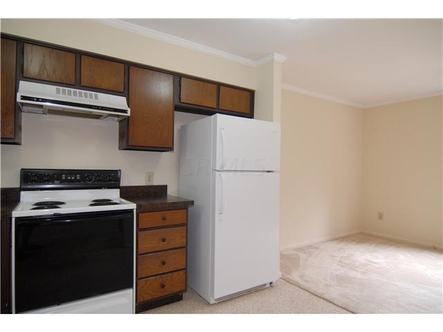 1852 Fishinger Road, Unit 3 Upper Arlington, OH 43221 - Photo 3 of 15 3