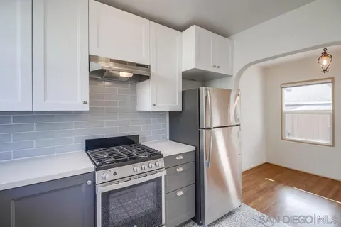 a close up view of washer and dryer