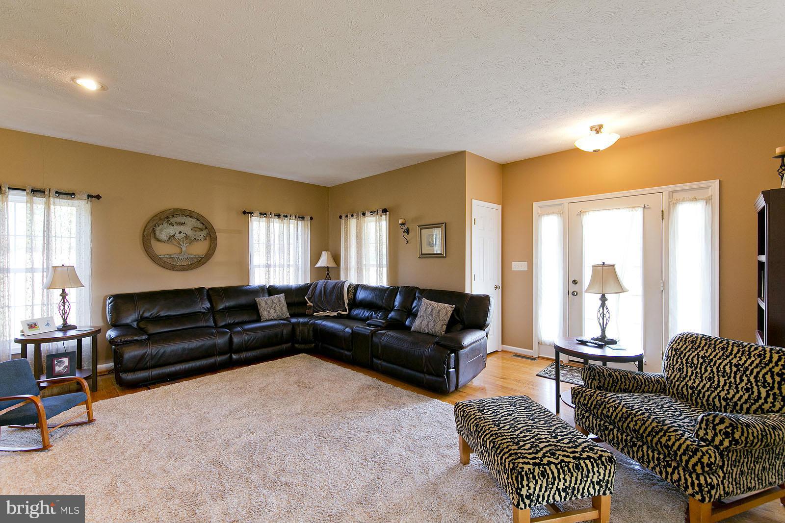 249 Ridgeview Road Gore, VA 22637 - Photo 5 of 30 Living Room
