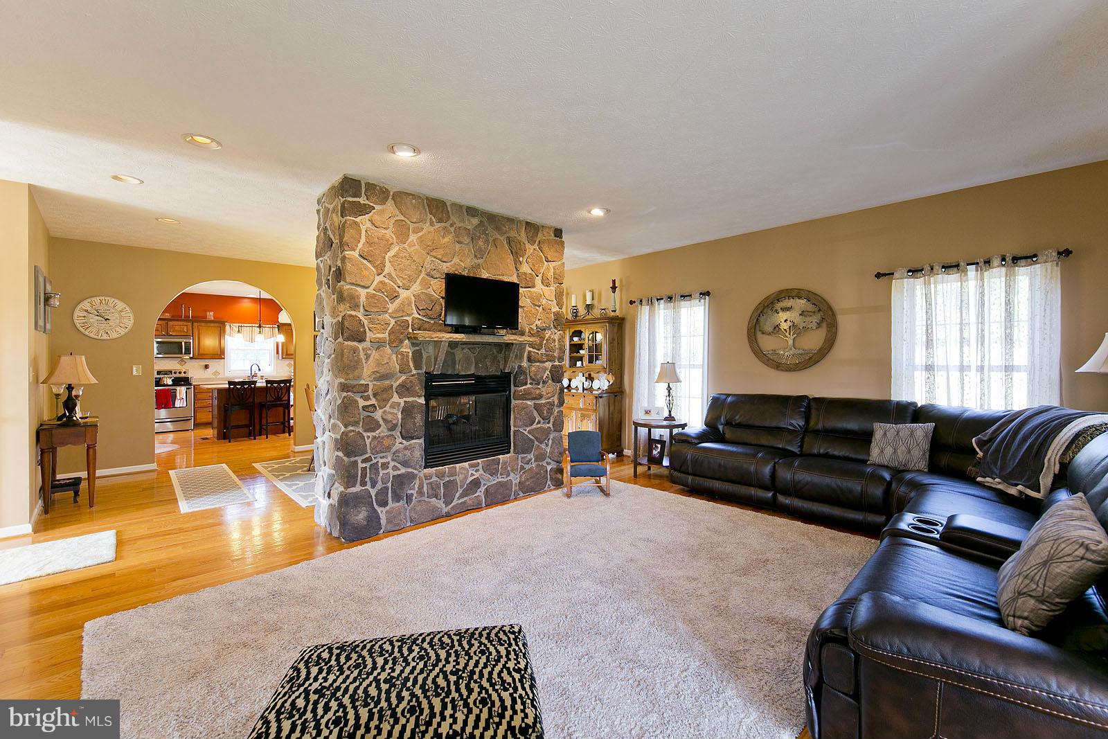 249 Ridgeview Road Gore, VA 22637 - Photo 6 of 30 Living Room