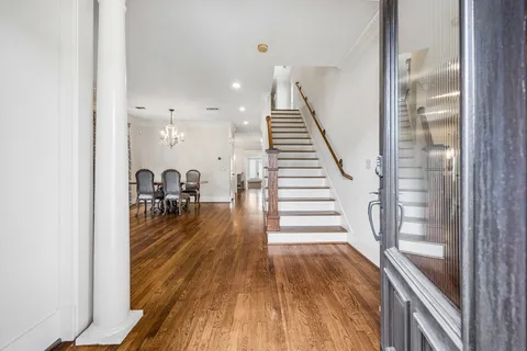 $779,800 | 227 West 24th Street, Houston, TX 77008