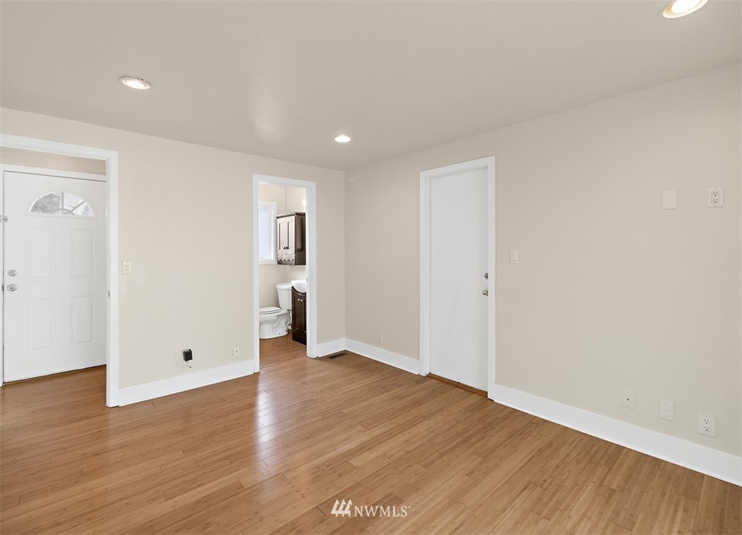 1058 Anacortes Avenue Northeast Renton, WA 98059 - Photo 14 of 26 Gallery Image 14