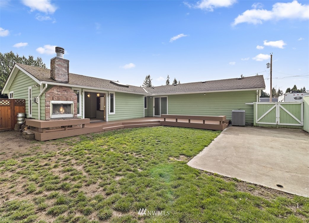 1058 Anacortes Avenue Northeast Renton, WA 98059 - Photo 5 of 26 Gallery Image 5