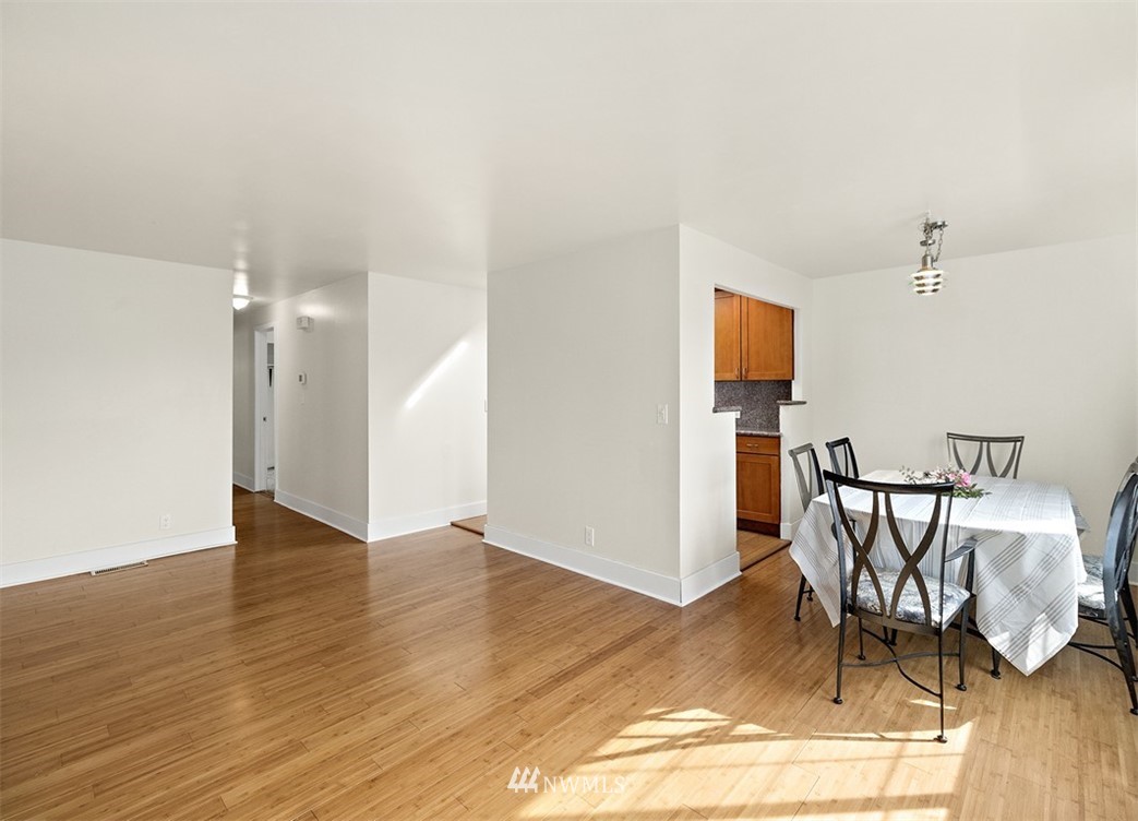 1058 Anacortes Avenue Northeast Renton, WA 98059 - Photo 9 of 26 Gallery Image 9