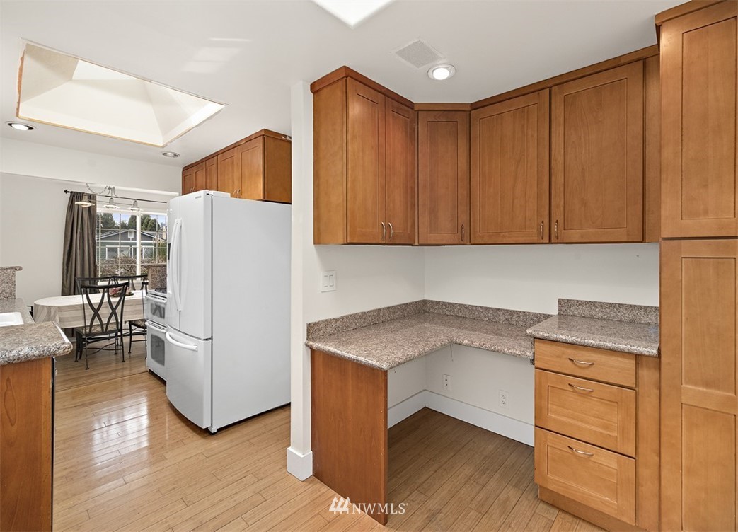 1058 Anacortes Avenue Northeast Renton, WA 98059 - Photo 10 of 26 Gallery Image 10