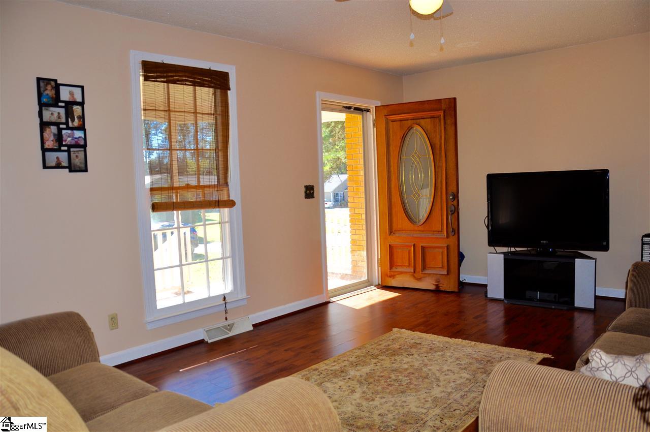 104 Blue Ridge Drive Fountain Inn, SC 29644 - Photo 6 of 36 Gallery Image 6
