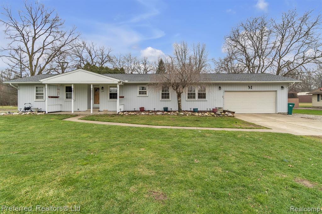 21982 Bell Road New Boston, MI 48164 - Photo 1 of 33
