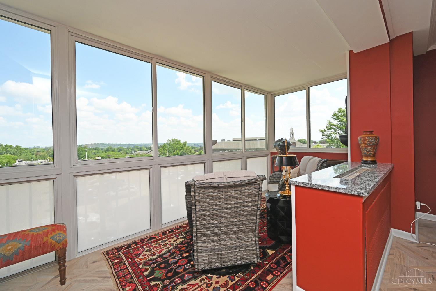 2444 Madison Road, Unit 301 Cincinnati, OH 45208 - Photo 7 of 46 Gallery Image 7