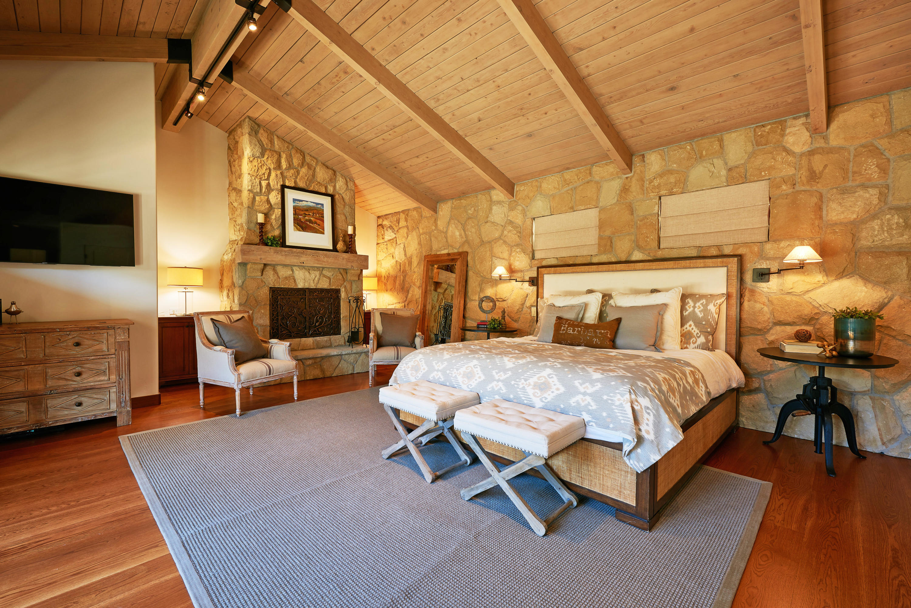 2162 East Valley Road Montecito, CA 93108 - Photo 10 of 17 MasterBedroom