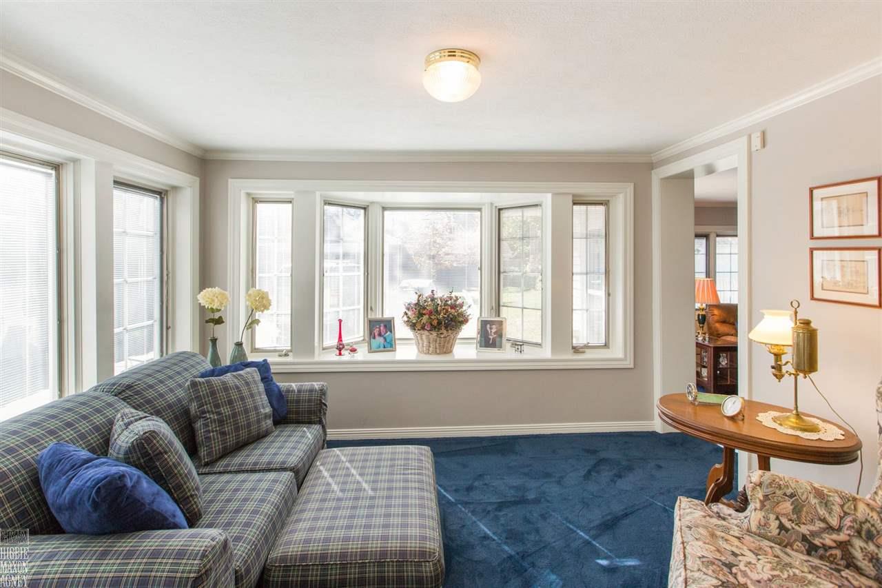 329 Ridgemont Road Grosse Pointe Farms, MI 48236 - Photo 10 of 26