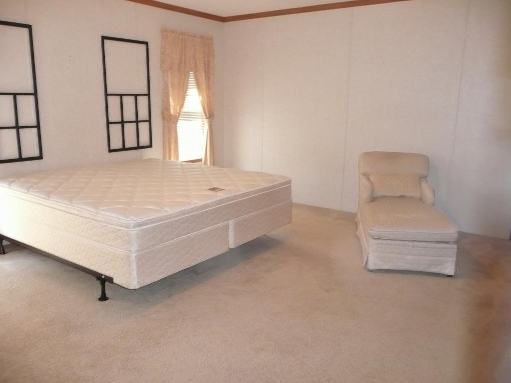 397 Big Springs Road Bluff City, TN 37618 - Photo 8 of 24 Master BR