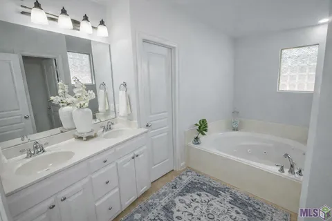 $312,000 | 36286 West Pine Grove Court, Prairieville, LA 70769