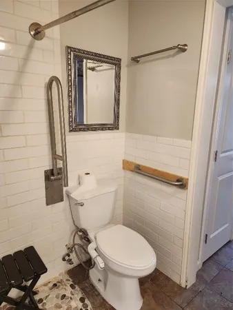 $1,200 | 13373 Southshore Drive, Conroe, TX 77304