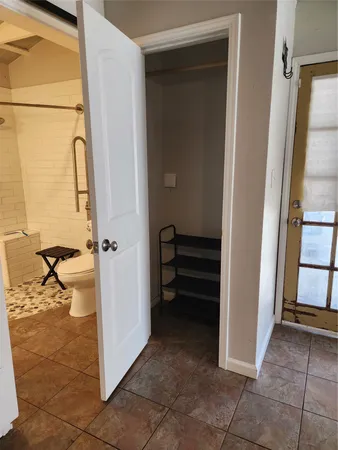 $1,450 | 13373 Southshore Drive, Conroe, TX 77304
