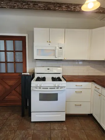 $1,450 | 13373 Southshore Drive, Conroe, TX 77304