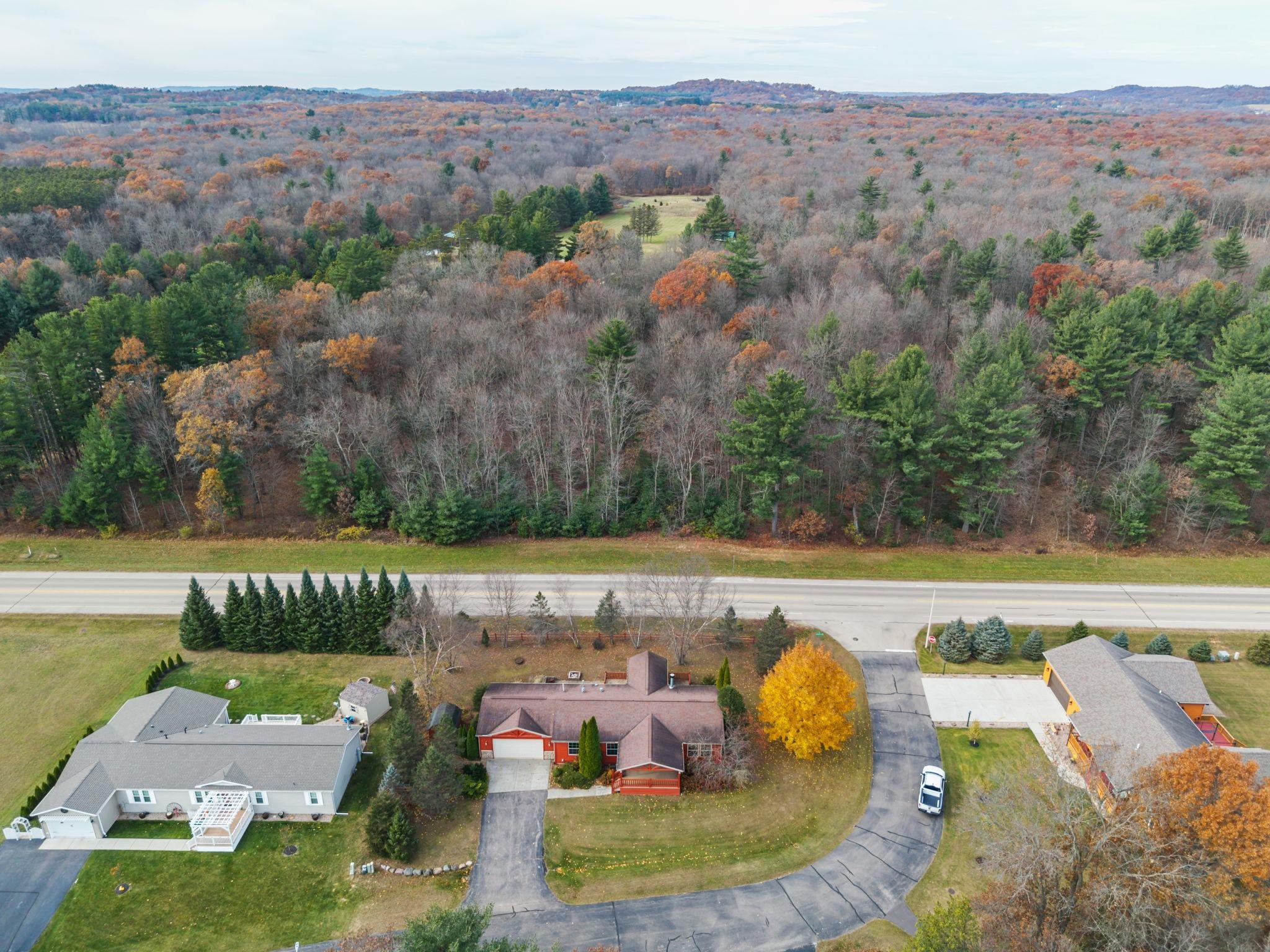 173 Sunset Circle Wisconsin Dells, WI 53965 - Photo 6 of 76
