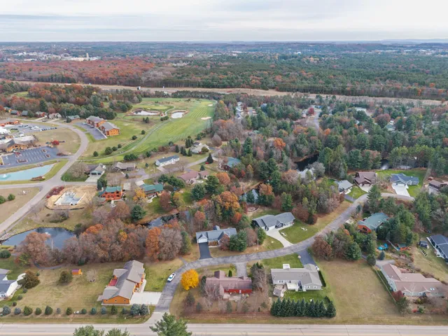 $349,900 | 173 Sunset Circle, Wisconsin Dells, WI 53965