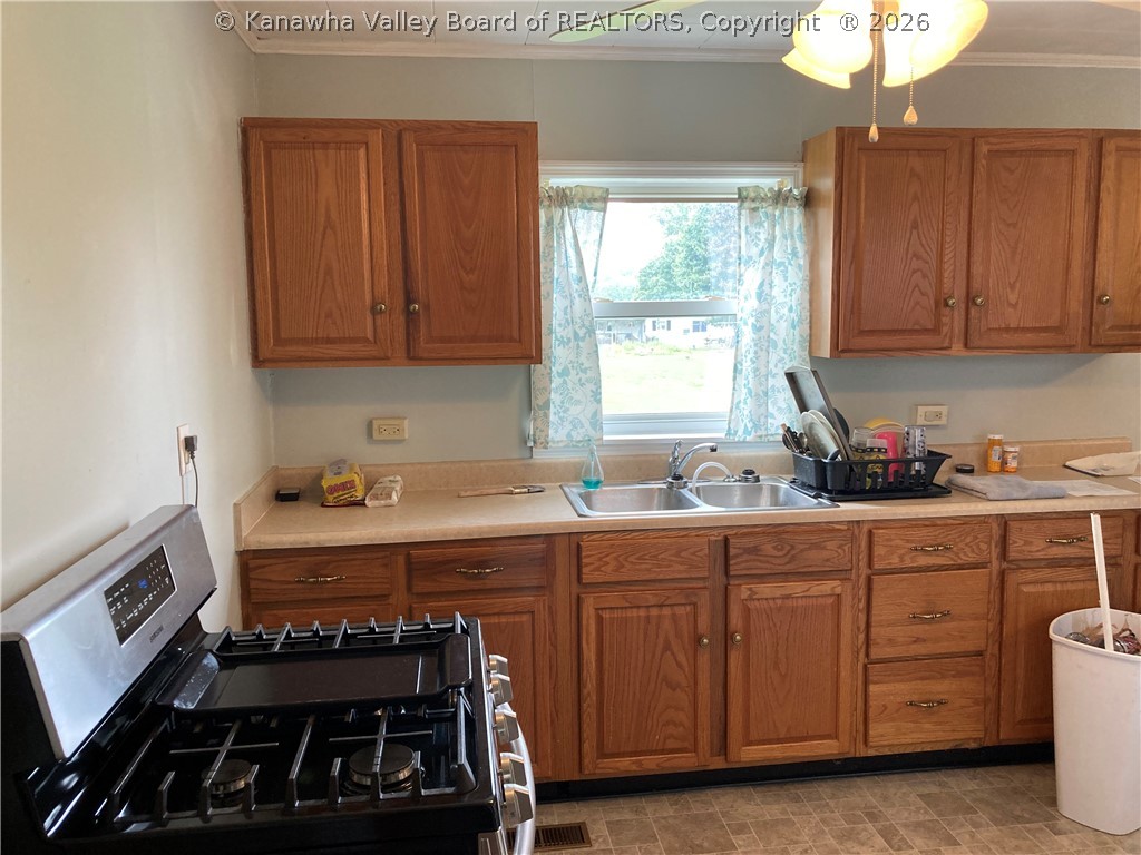 1228 River Road Milton, WV 25541 - Photo 5 of 12 Gallery Image 5