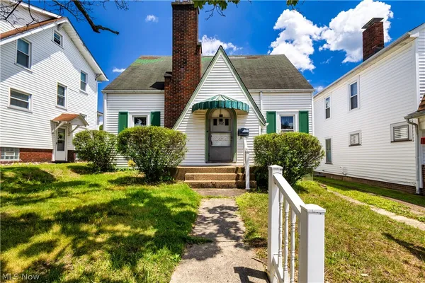 $129,900 | 302 Cedar Avenue, Steubenville, OH 43952