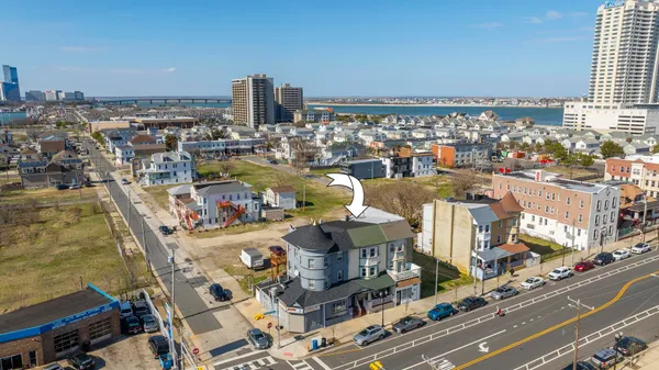 a picture of city view