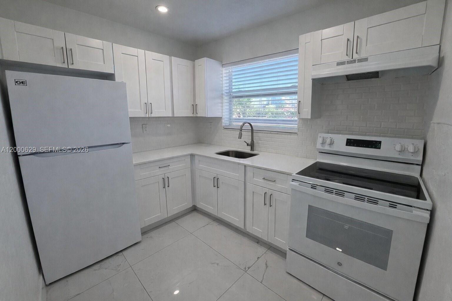 629 Southwest 10th Street, Unit 4 Miami, FL 33130 - Photo 3 of 8