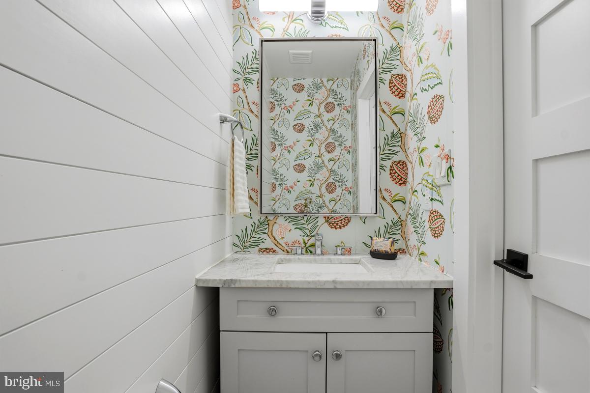 750 13th Street Southeast Washington, DC 20003 - Photo 12 of 46