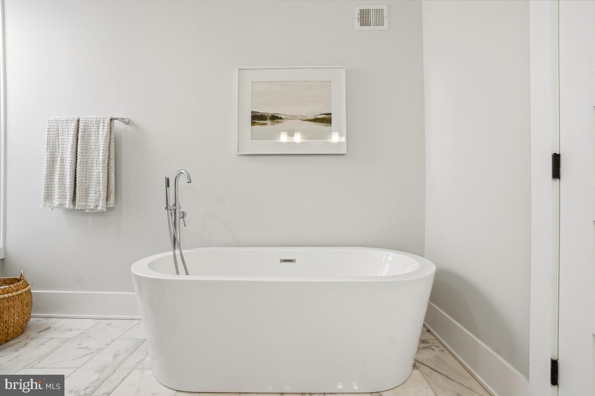 750 13th Street Southeast Washington, DC 20003 - Photo 27 of 46