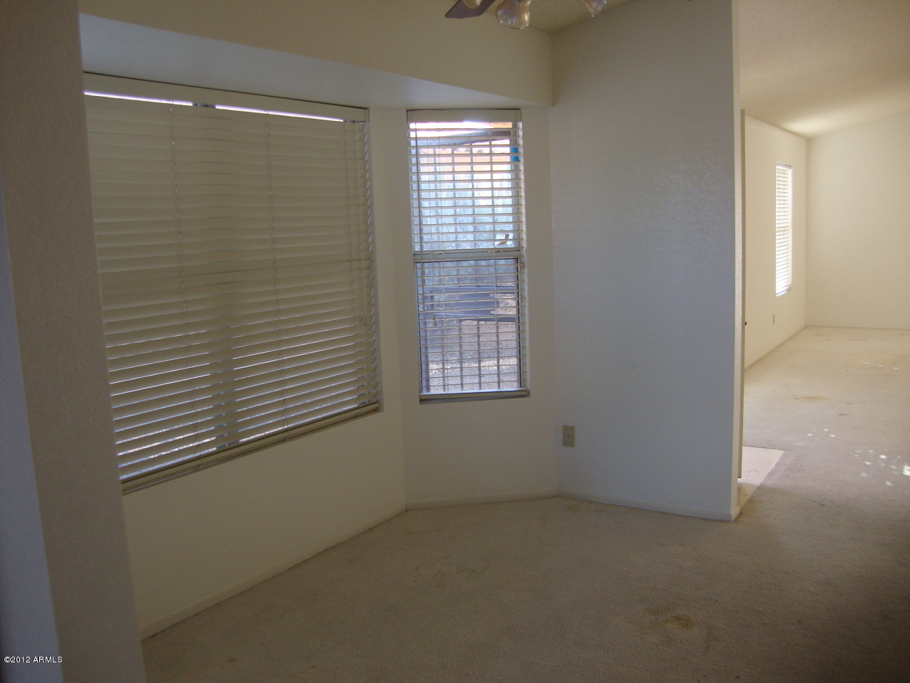2915 East Amber Ridge Way Phoenix, AZ 85048 - Photo 11 of 17 dining area