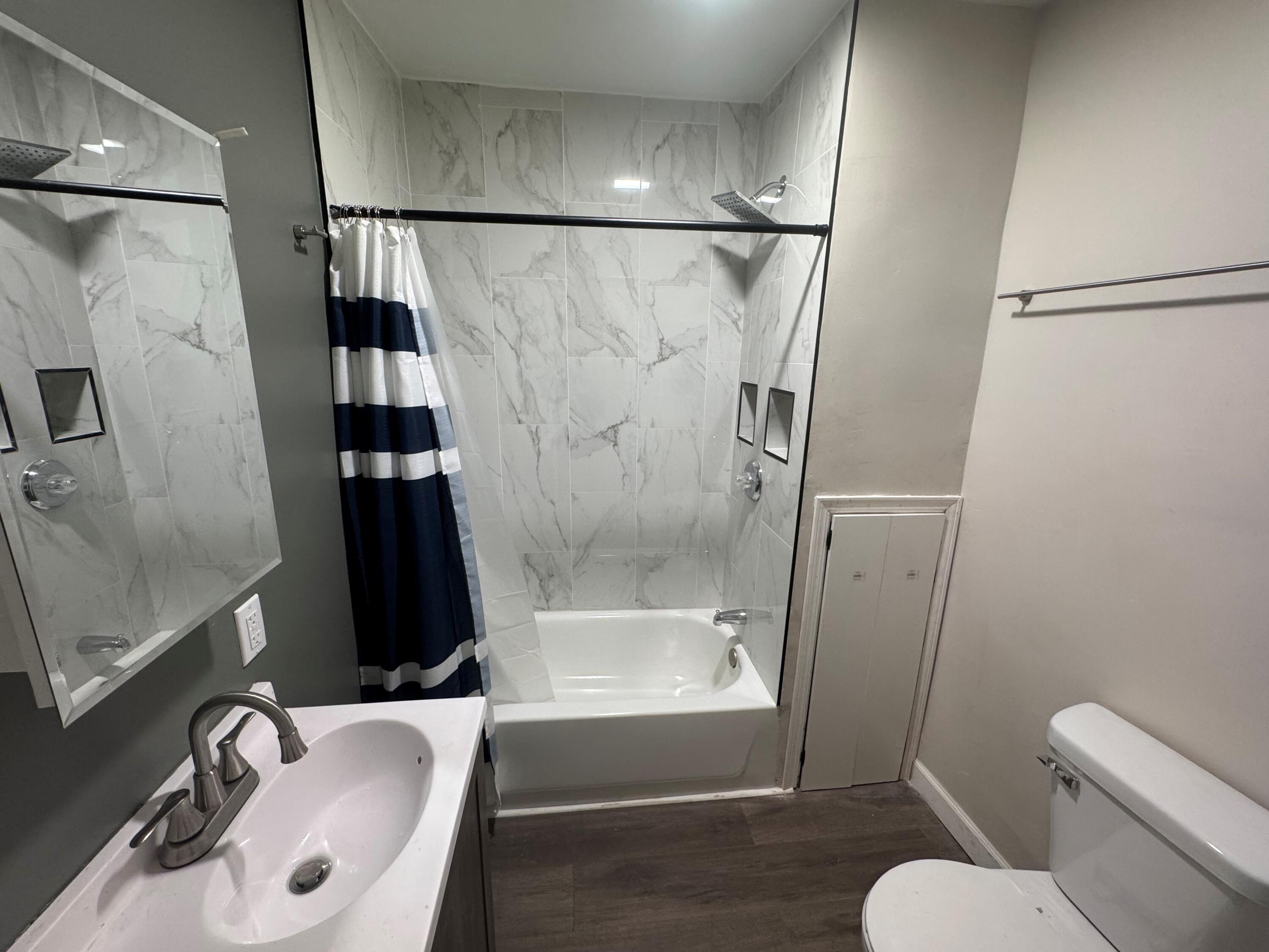 709 Dexter Street Madison, WI 53704 - Photo 11 of 19 Bathroom 1