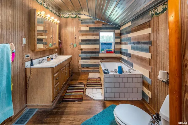 $350,000 | 365 Bond Road, Galatia, IL 62935