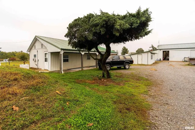 $350,000 | 365 Bond Road, Galatia, IL 62935