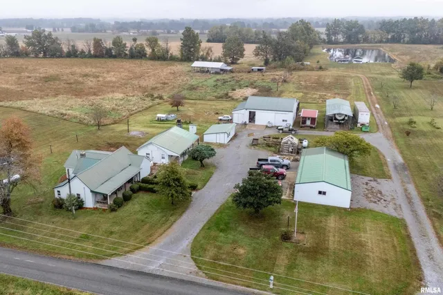 $350,000 | 365 Bond Road, Galatia, IL 62935